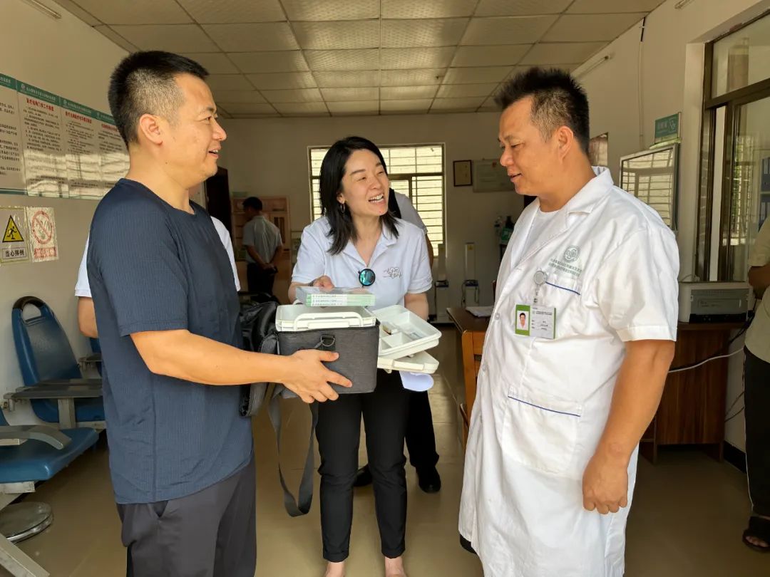 1714956689966623.jpg 携手同行 助力海南白沙基层医疗发展5.jpg